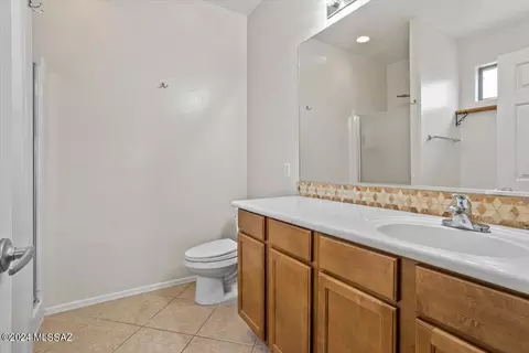 Bath - 12642 E Nona Ln, Vail, AZ 85641 photo 1 of 3