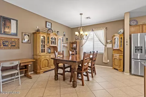 Dining - 12642 E Nona Ln, Vail, AZ 85641 photo 2 of 5