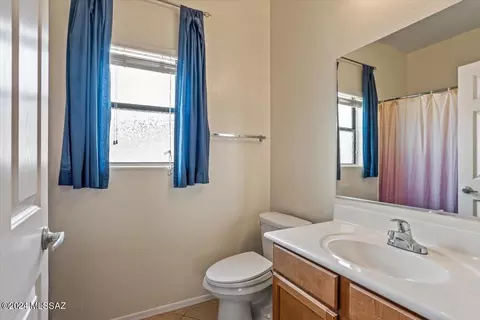 Bath - 12642 E Nona Ln, Vail, AZ 85641 photo 3 of 3