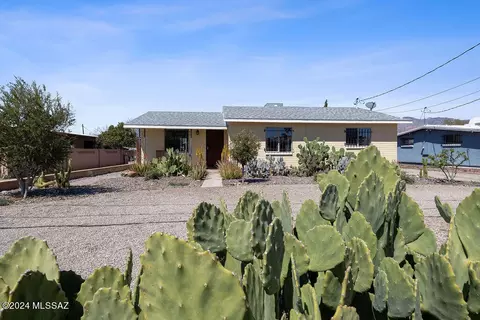 1019 E Knox Dr, Tucson, AZ 85719