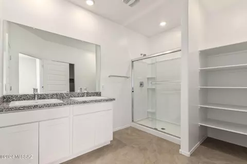 Bath - 9727 E Gray Hawk Dr, Tucson, AZ 85730 photo 1 of 2