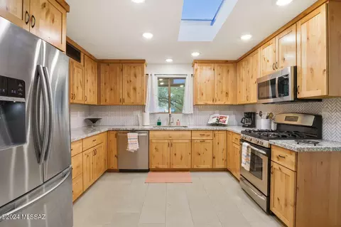 Kitchen - 7746 E Hampton St, Tucson, AZ 85715 photo 2 of 4