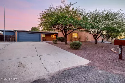 7746 E Hampton St, Tucson, AZ 85715