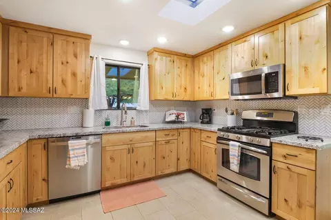 Kitchen - 7746 E Hampton St, Tucson, AZ 85715 photo 4 of 4