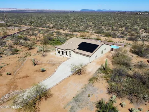 3225 E Glacier Ln, Sahuarita, AZ 85629