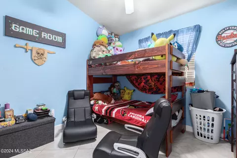 Bedroom - 9450 E Pale Blue Topaz Ln, Tucson, AZ 85747 photo 3 of 3