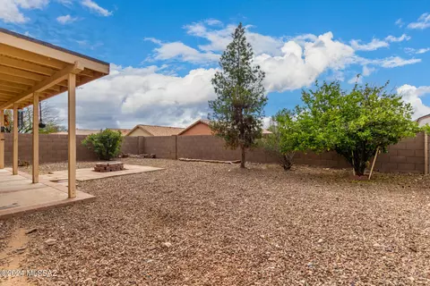 Exterior - 9450 E Pale Blue Topaz Ln, Tucson, AZ 85747 photo 5 of 5