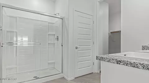 Bath - 14037 E Crotalus Way, Vail, AZ 85641 photo 2 of 8