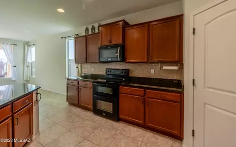 14086 E Voss St, Vail, AZ 85641 photo 6
