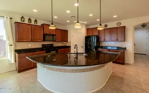 14086 E Voss St, Vail, AZ 85641 photo 4