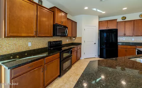 14086 E Voss St, Vail, AZ 85641 photo 5
