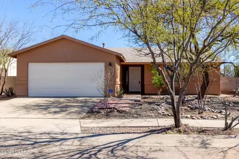5811 S Oaklands Dr, Tucson, AZ 85746