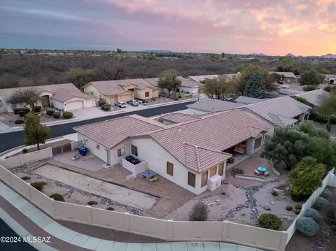 View/Area - 9657 E Waters Edge Pl, Tucson, AZ 85749 photo 2 of 8