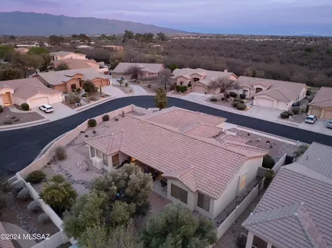 View/Area - 9657 E Waters Edge Pl, Tucson, AZ 85749 photo 3 of 8