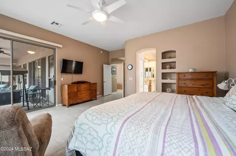 Bedroom - 9657 E Waters Edge Pl, Tucson, AZ 85749 photo 8 of 9