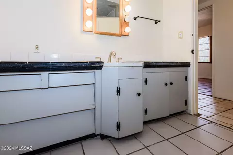 Bath - 1807 E Silver St, Tucson, AZ 85719 photo 2 of 3