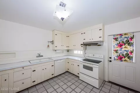 Kitchen - 1807 E Silver St, Tucson, AZ 85719 photo 2 of 4