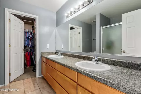 Bath - 3768 E Felix Blvd, Tucson, AZ 85706 photo 1 of 3
