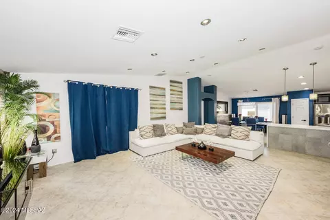 Living - 4118 E Shadow Branch Dr, Tucson, AZ 85756 photo 1 of 3