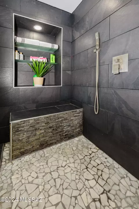 Bath - 4118 E Shadow Branch Dr, Tucson, AZ 85756 photo 3 of 5