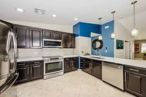 Kitchen - 4118 E Shadow Branch Dr, Tucson, AZ 85756 photo 3 of 3