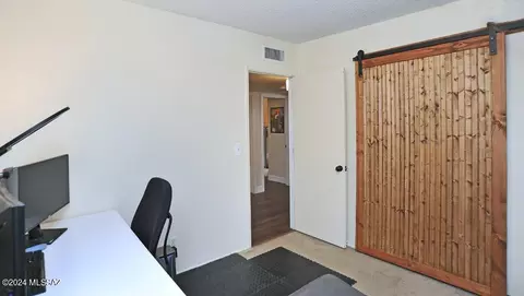 Bedroom - 9512 E Myra Dr, Tucson, AZ 85730 photo 6 of 8