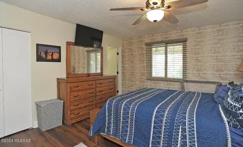 Bedroom - 9512 E Myra Dr, Tucson, AZ 85730 photo 1 of 8