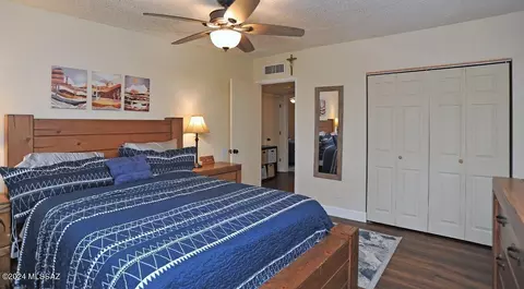 Bedroom - 9512 E Myra Dr, Tucson, AZ 85730 photo 3 of 8