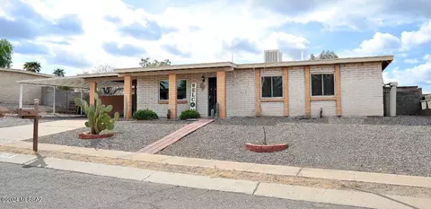 Exterior - 9512 E Myra Dr, Tucson, AZ 85730 photo 2 of 14