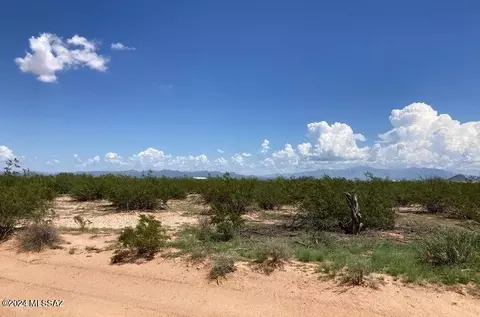 8160 N Shadows Desert Ln, Tucson, AZ 85743