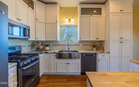 Kitchen - 13835 S Galloping Dee Ct, Vail, AZ 85641 photo 1 of 4