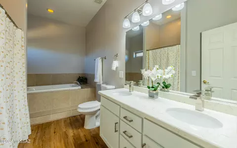 Bath - 13835 S Galloping Dee Ct, Vail, AZ 85641 photo 1 of 5