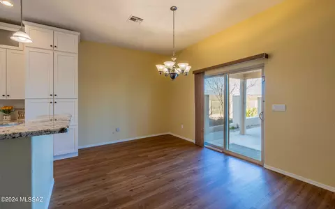 Dining - 13835 S Galloping Dee Ct, Vail, AZ 85641 photo 1 of 1