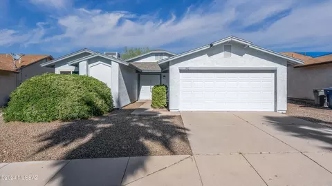 140 N Schrader Ln, Tucson, AZ 85748