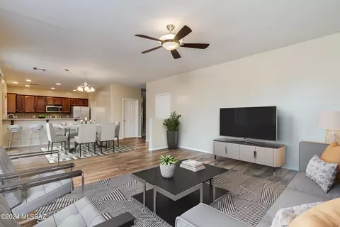 8370 N Weston Pl, Tucson, AZ 85741