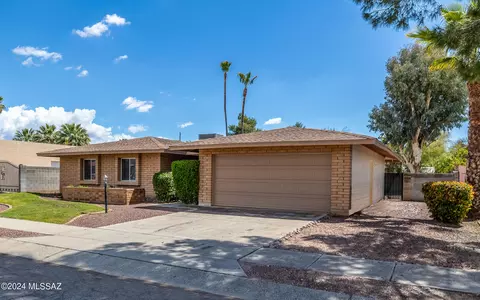 7570 E Camino Del Rio, Tucson, AZ 85715