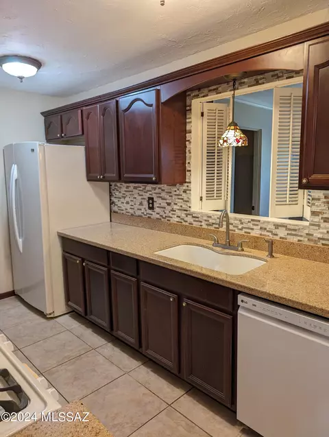 Kitchen - 2326 E 19th St, Tucson, AZ 85719 photo 5 of 5