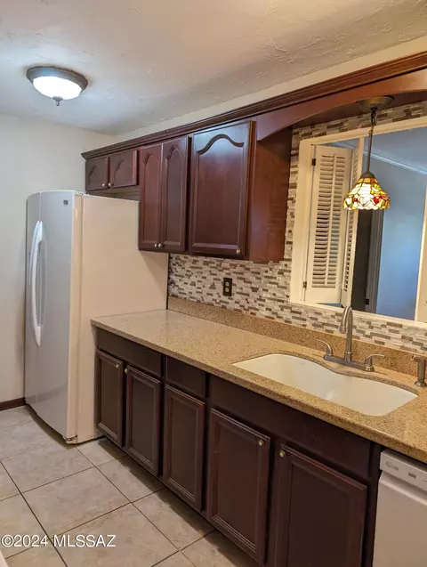 Kitchen - 2326 E 19th St, Tucson, AZ 85719 photo 2 of 5