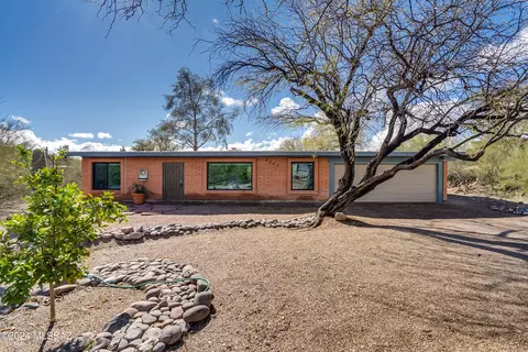 6340 E Tanuri Cir, Tucson, AZ 85750