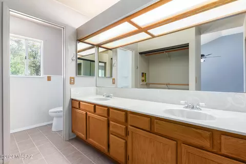 Bath - 9574 E Adare Ln, Tucson, AZ 85747 photo 1 of 2
