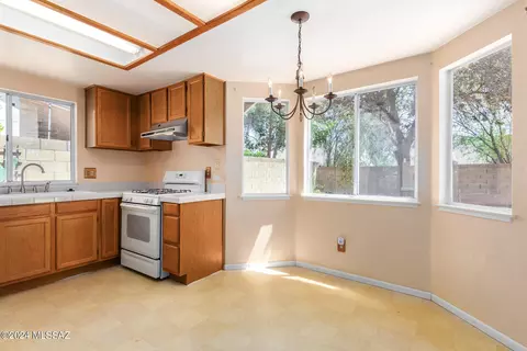 Kitchen - 9574 E Adare Ln, Tucson, AZ 85747 photo 2 of 3