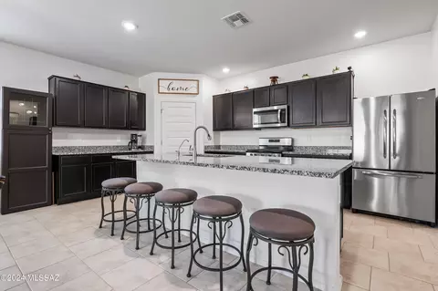 10156 N Leopard Gecko Ter, Marana, AZ 85653