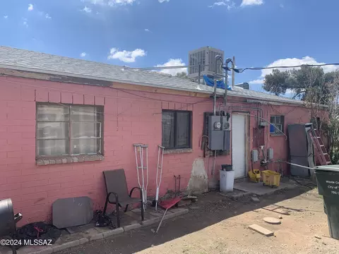 2241-2243 E Sunland Vis, Tucson, AZ 85713