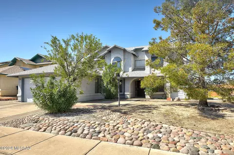 151 N Schrader Ln, Tucson, AZ 85748