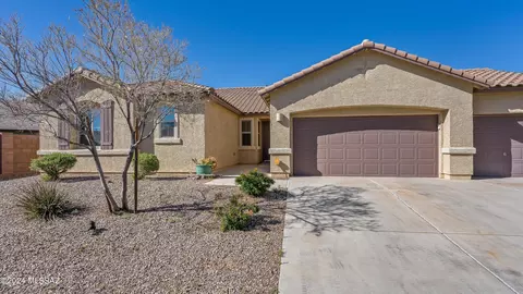 9427 E Avellanet Ln, Vail, AZ 85641