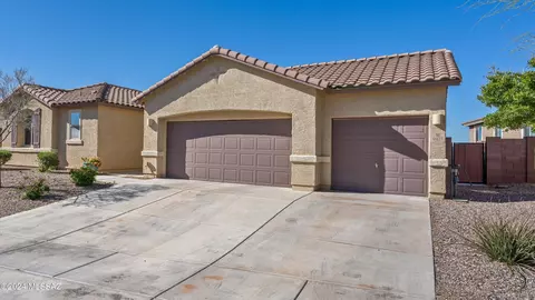 Exterior - 9427 E Avellanet Ln, Vail, AZ 85641 photo 4 of 8