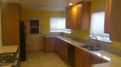 Kitchen - 5426 E 8th St, Tucson, AZ 85711 photo 1 of 2