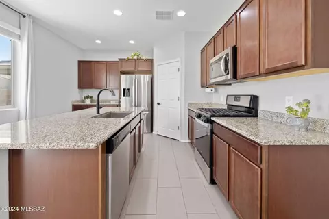 10020 E Camelback Trl, Tucson, AZ 85747 photo 5
