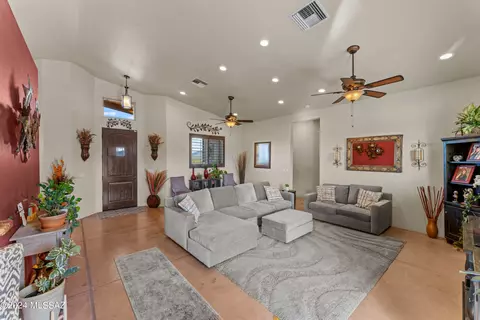 Living - 2540 E Lomas Dr, Vail, AZ 85641 photo 4 of 4