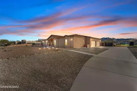 Exterior - 2540 E Lomas Dr, Vail, AZ 85641 photo 4 of 18